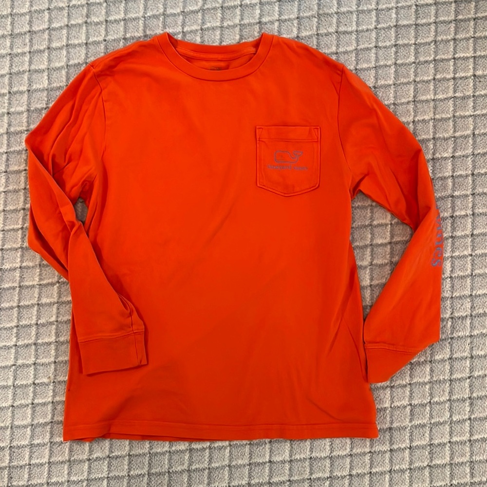 Orange vineyard vines long sleeve tee. Size large.